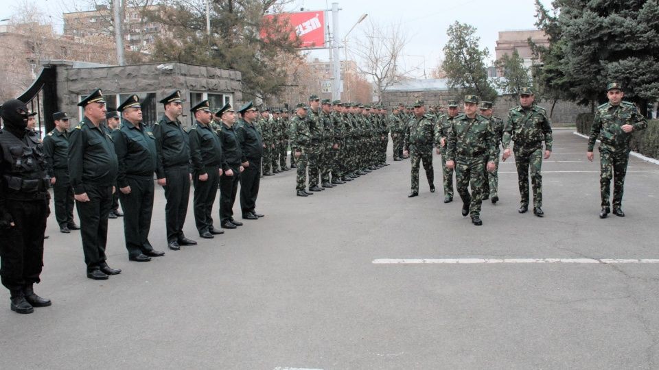 Քրեակատարողական ծառայության կենտրոնական մարմնում անցկացվեցին ծառայողների արտաքին տեսքի և նոր համազգեստի կրման կարգի շարային ստուգատես և Քրեակատարողական ծառայության հատուկ նշանակության ստորաբաժանման կատարմամբ ցուցադրական վարժանք